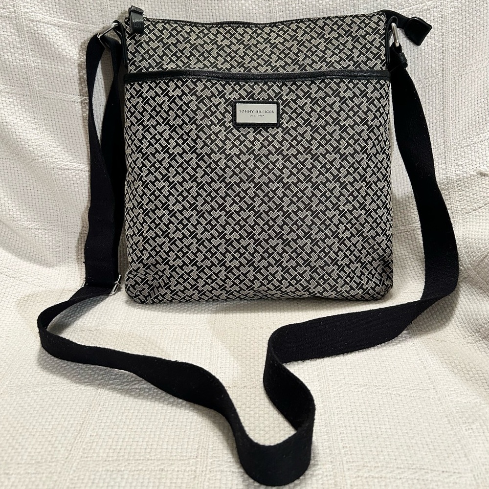 TOMMY HILFIGER Monogram Black and Tan Crossbody Bag